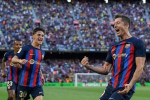 Dua gol Lewandowski warnai kemenangan besar Barca atas Valladolid