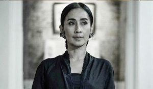 Cerita Ayu Laksmi yang belajar bahasa Jawa Untuk Film “Bumi Manusia”