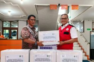 Semen Padang serahkan 100 kilogram rendang untuk korban gempa Cianjur