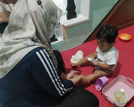 Jangan Sembarangan, Ini 10 Langkah Aman Memijat Bayi