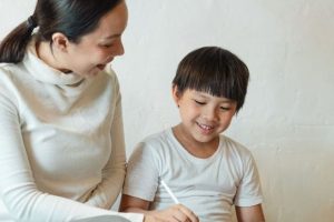 3 Tips Agar Anak Mau Belajar Meski di Rumah