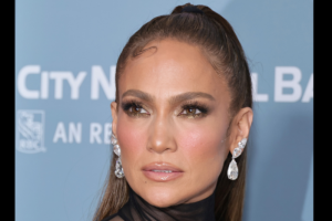 Bikin Heboh Jennifer Lopez hapus semua unggahan fotonya di Akun Medsos ini
