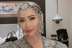 Rela Nyanyi Sambil Kayang di Panggung Demi Uang, Begini Prinsip Hidup Inul Daratista sebagai artis