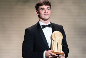 Gavi pemain muda terbaik Barcelona, mendaptkan Kopa Trophy di Ballon D’OR 2022
