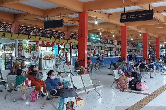 Penurunan kedatangan penumpang di Terminal Kampung Rambutan