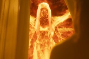 Dian Sastro muncul dalam sebuah adegan sebagai Dewi Api di film Sri Asih