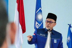Ketua Umum PAN Zulkifli Hasan PAW anggota DPRD Kota Medan