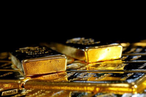 Jelang pertemuan tahunan Fed di Jackson Hole, Emas terangkat 9,90 dolar