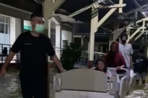14 pasien RSUD Singkawang dievakuasi akibat banjir