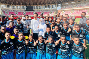 Presiden minta Freeport buat Papua Football Academy sejak seusai PON