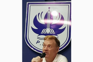 PSIS Semarang daftar Ian Andrew Gillian sebagai pelatih kepala