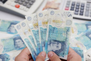 Penurunan pound berhenti di Asia, investor tunggu respons kebijakan