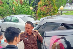 Kejari Merangin menahan tersangka korupsi jasa kebersihan rumah sakit