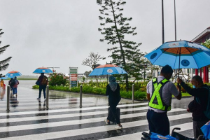 Hujan diprakirakan turun di sejumlah kota besar