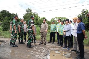 Gubernur Lampung Kambing Hitamkan Pengusaha, Karena Rusaknya Jalan