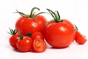 Banyak yang Tidak Tahu, ternyata Tomat Beku Bisa Hilangkan Jerawat 