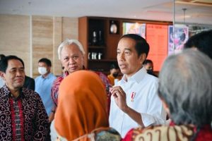 Reoni Jokowi bersama teman di UGM Yogyakarta