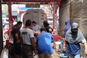 Gempa di Cianjur, PMI salurkan air bersih ke pos-pos pengungsian korban