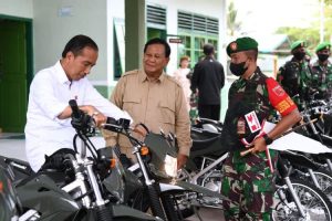 Presiden tinjau penyerahan kendaraan bermotor di Kodim 1503/Tual