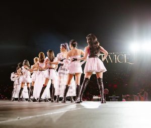 TWICE Mengukir Sejarah Jadi Girlgrup Pertama yang Gelar Konser di Stadion SoFi Los Angeles