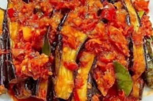 Terong Balado Lezat: Tips Membuat Hidangan yang Pedas dan Menggugah Selera