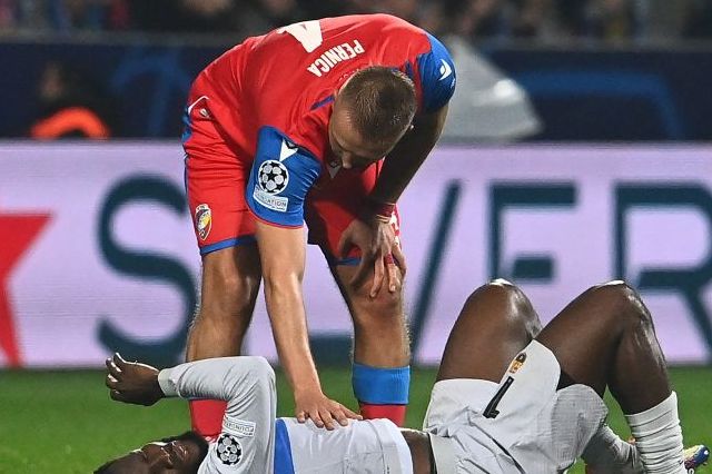 Gelandang Barcelona Franck Kessie absen karena cedera
