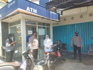 Antisipasi Kamtibmas Pada Hari Libur, Personel Polsek Karanganyar Patroli Perbankan