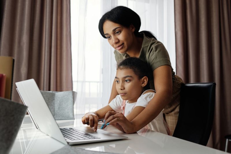 Literasi Digitan mampu cegah anak kita dari ini