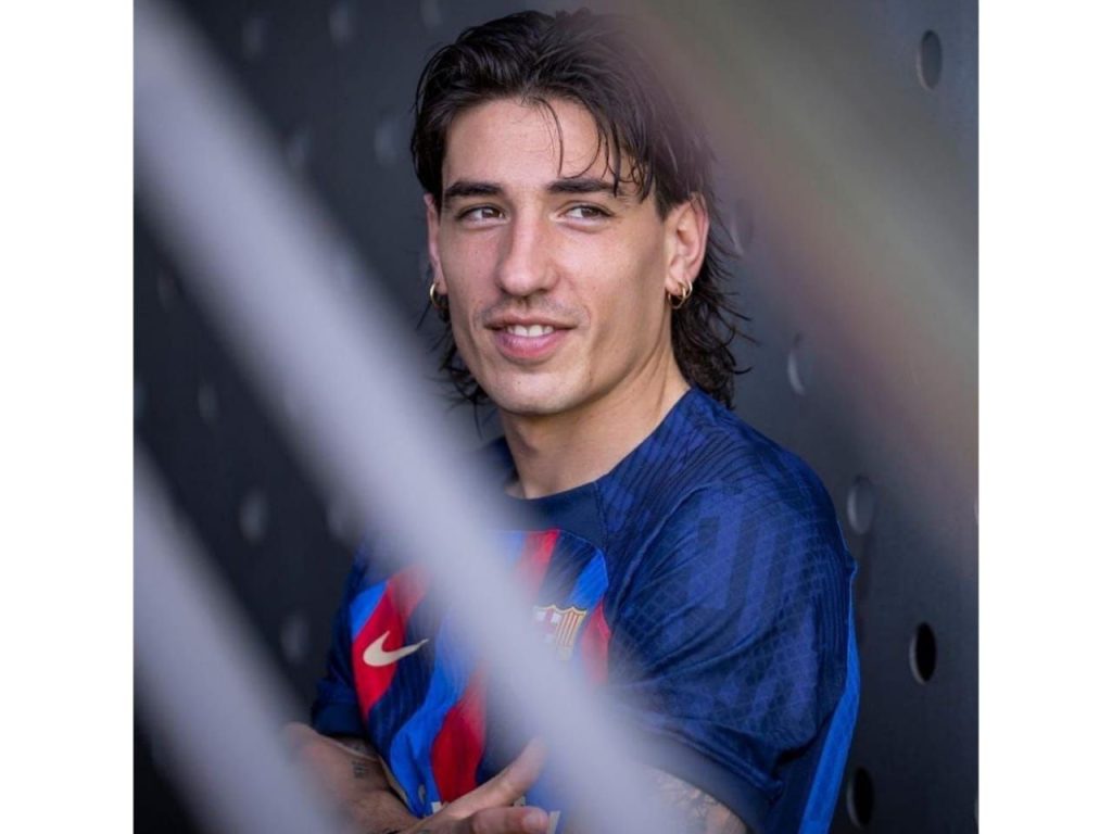 Terpuruk Masalah keuangan Hector Bellerin Rela di Gaji Kecil Barcelona, Ini Penjelansanya