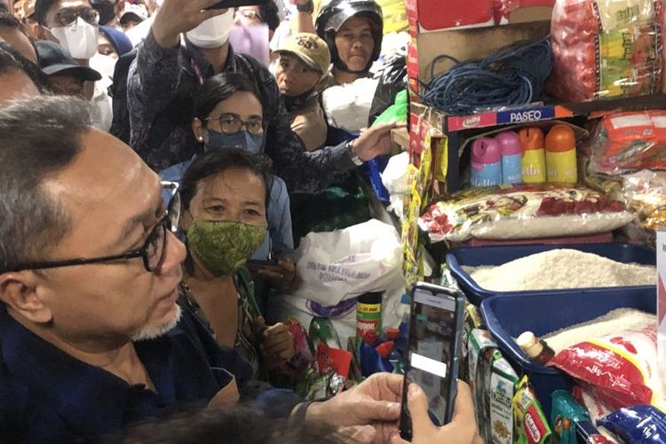 Tinjau Pasar Badung, Mendag sebut harga bapok di bawah rata-rata