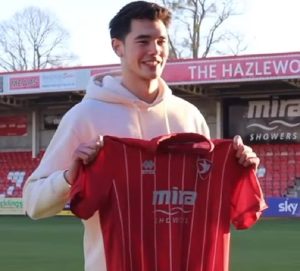 Resmi Hengkang dari Gillingham, Kini Elkan Baggott Gabung ke Cheltenham Town