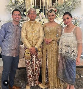 Netizen Komentari Pedas Baju Nagita Slavina di Nikahan Kaesang Pangarep dan Erina Gudono: Bajunya Nggak Banget