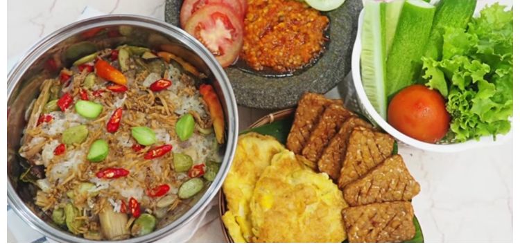 Siapa Bilang Bikin Nasi Liwet Tak Bisa Pakai Rice Cooker? Begini Caranya