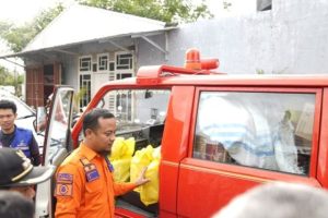 Gubernur Sulsel bawa bantuan untuk korban banjir Makassar