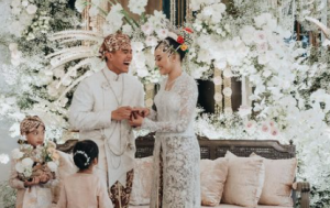 Netizen Pergoki Kaesang Saat Naikin Celana di Pelaminan, Suami Erina Gudono: Kenapa Harus Ada yang Ngerekam