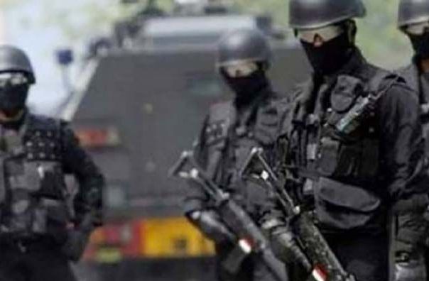 Densus 88 Mengamankan Terduka Teroris Di Jetis Sleman Yogyakarta
