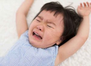 Setel Musik Yang Menenangkan Dapat Bantu Atasi Anak Tantrum Saat Akan Tidur