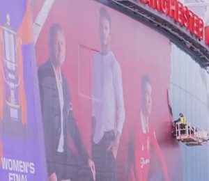 Manchester United copot poster di  Old Trafford Apakah ini Akhir dari Karir Cristiano Ronaldo