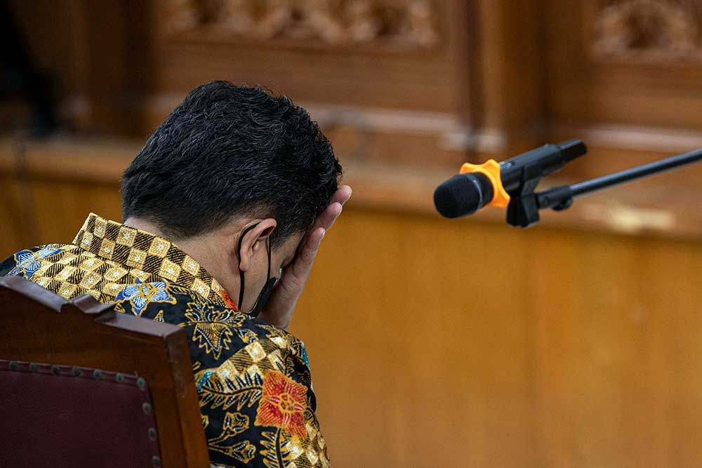 Pakar ekspresi Kirdi Putra menyebut Ferdy Sambo terlihat dengan gestur santai saat sidang