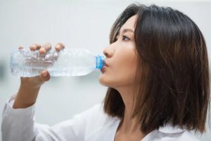 Tidak Selalu Air Putih, Berikut Ini Tips Buat Tubuh Tetap Terhidrasi