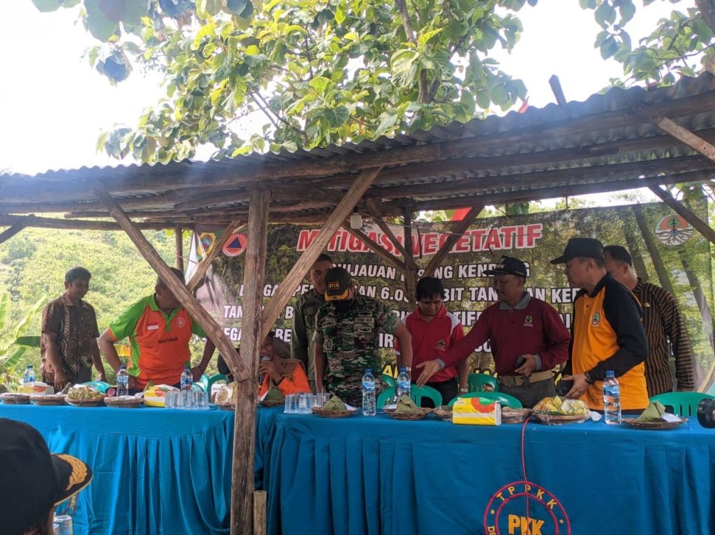 PJ Bupati Pati Hadiri Penanaman 5000 Pohon Di Gunung Kendeng, Sebagai Pencegahan Banjir Bandang