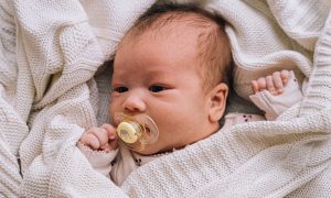 Ketahui Beberapa Langkah Sederhana Turunkan Demam Pada Bayi