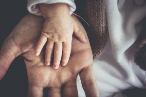 Doa Untuk Kedua Orang Tua: Permohonan Ampunan dan Saat Ibu Bapak Sakit Keras