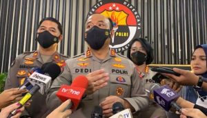 Mengejutkan! Polri Sebut Gas Air Mata dalam Tragedi Kanjuruhan Tidak Mematikan