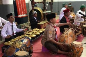 KAI Cirebon suguhkan rampak kendang anak di Hari Pahlawan