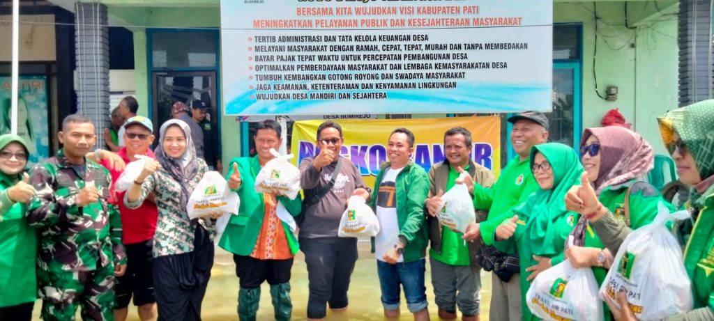 Peduli Bencana Banjir, DPC PPP Pati Salurkan Bantuan 1000 Bungkus