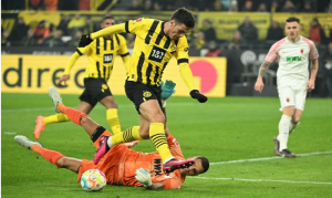 Bundesliga 2023, Pertandingan Dortmund Vs Augsburg Banjir Gol dan Saling Kejar