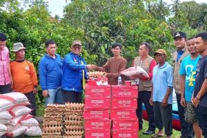 Warga terisolasi dampak banjir, Pemkab Agam salurkan bantuan