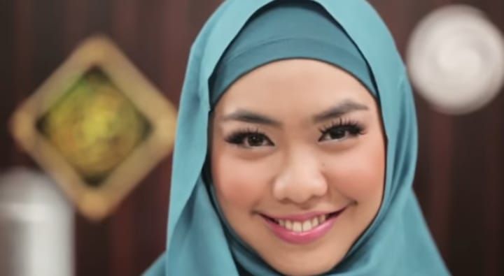 Oki Setiana Dewi Raih Penghargaan Dai Influencer Inovatif