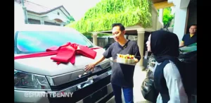 Denny Cagur Beri Hadiah Mobil Mewah di Momen Ulang Tahun Sang Istri